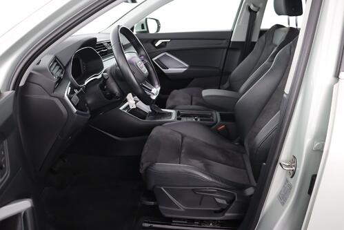 AUDI Q3 *SPORTBACK BUS.ATTRACTION 35 1.5TFSI S-TRONIC + GPS + CARPLAY + LEDER/ALCANTARA + CAMERA + PDC + CRUISE + ALU 18