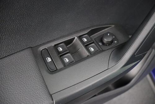 SEAT Arona *MOVE! 1.0TSI + GPS + CARPLAY + PDC + CRUISE(ACC) + ALU 16