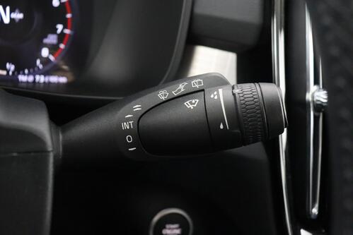 VOLVO XC40 *MOMENTUM PRO 1.5 T2 + GPS + CARPLAY + PDC + CRUISE + ALU 18