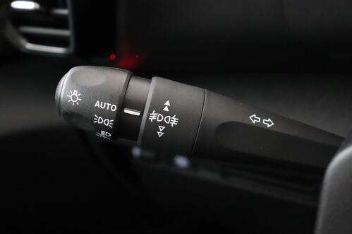 CITROEN C4 SHINE 1.2 PURETECH EAT8 + A/T + GPS + CAMERA + PDC + CRUISE + ALU 