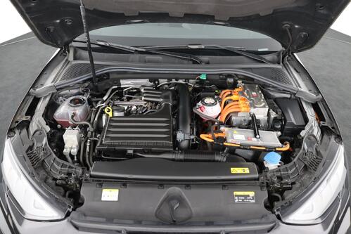 AUDI A3 *SPORTBACK S-LINE 40 1.4 TFSI-e PHEV + GPS + CARPLAY + CAMERA + PDC + CRUISE (ACC) + LEDER + ALU 17