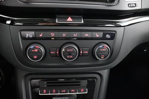 VOLKSWAGEN Sharan *HIGHLINE 1.4 TSI + 7 PL. + GPS + LEDER + CARPLAY + CAMERA + PDC + CRUISE(ACC) + ALU 17